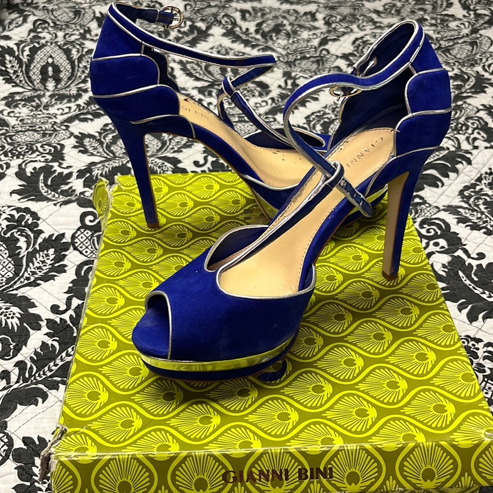 Gianni Bini blue suede heels with silver trim